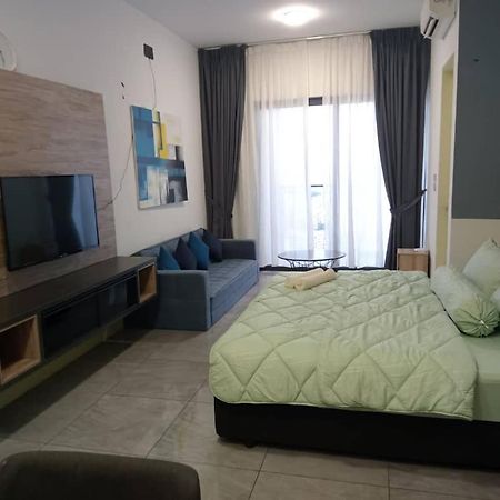 Homestay Shah Rizki At Imperio With Swimming Pool Muslim Friendly Malacca Exteriör bild