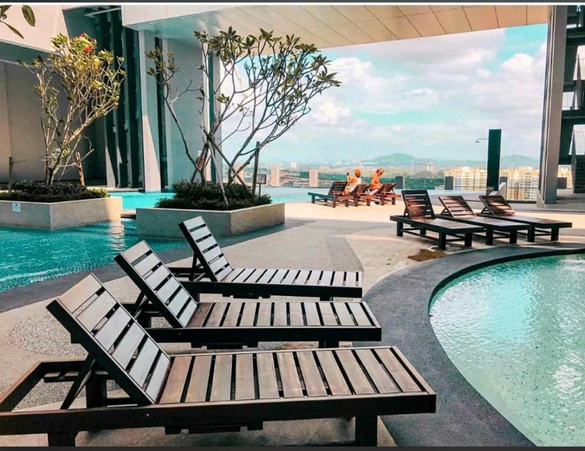 Homestay Shah Rizki At Imperio With Swimming Pool Muslim Friendly Malacca Exteriör bild