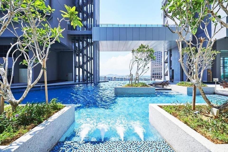 Homestay Shah Rizki At Imperio With Swimming Pool Muslim Friendly Malacca Exteriör bild